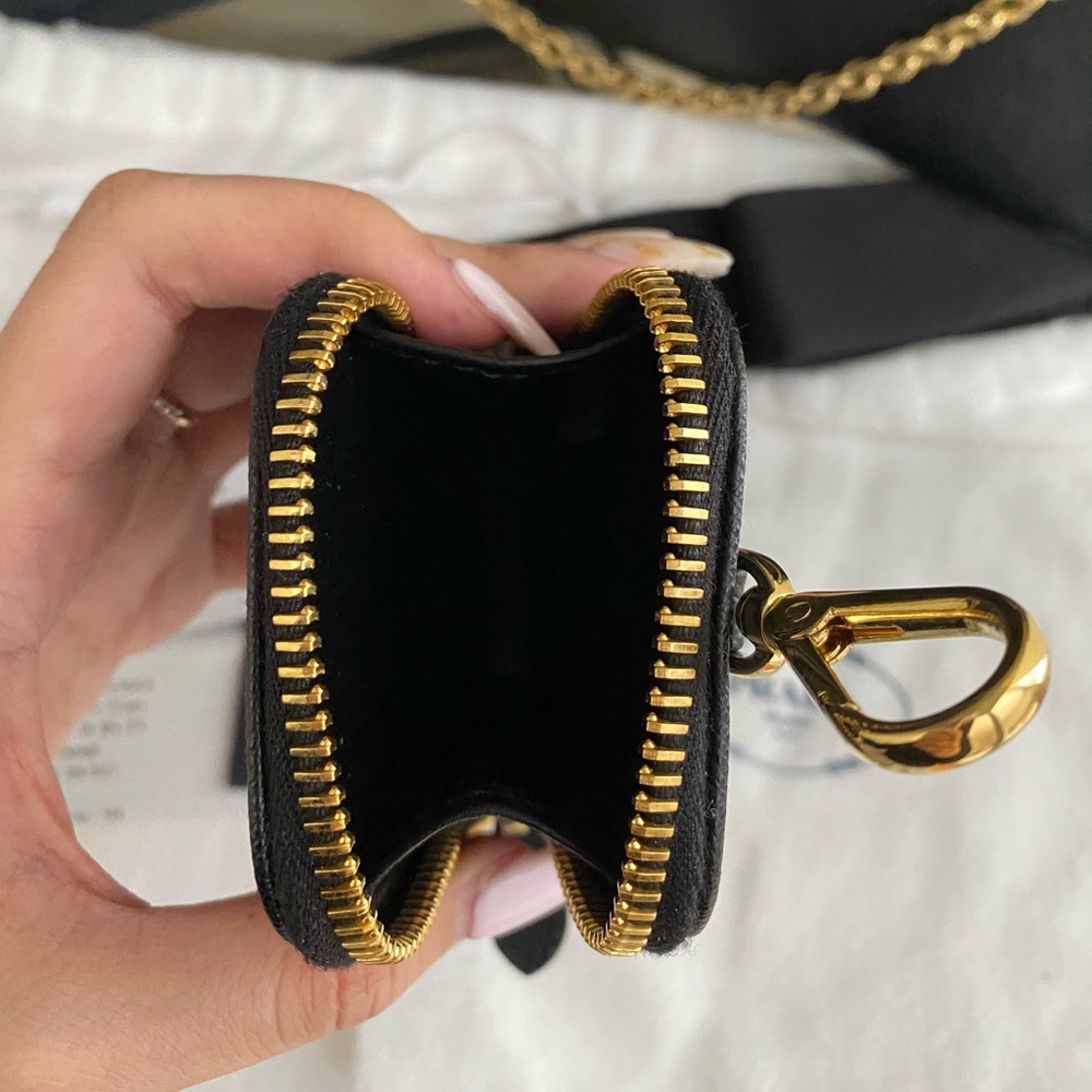 ❌SOLD❌ PRADA RE-EDITION 2005 Saffiano Leather - Picture 7 of 13